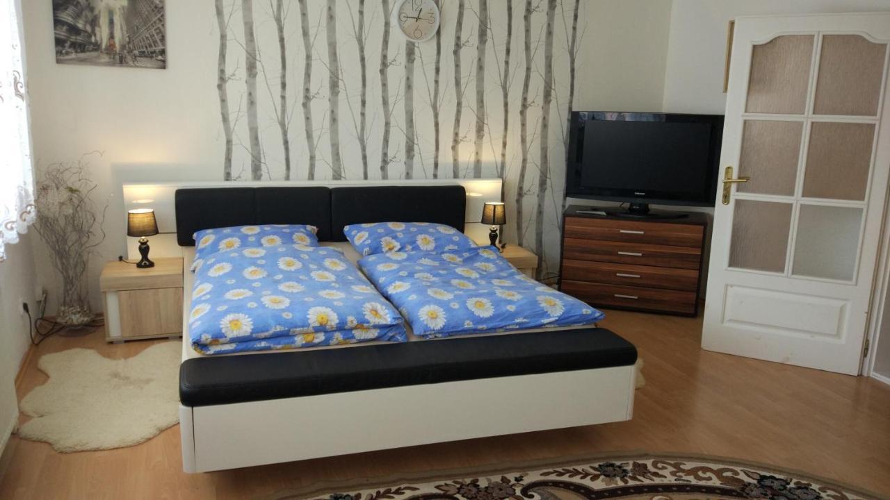 Apartman Kristinka Lendak Exteriör bild