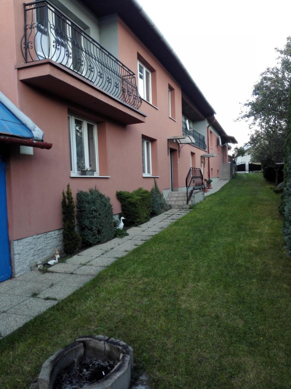 Apartman Kristinka Lendak Exteriör bild